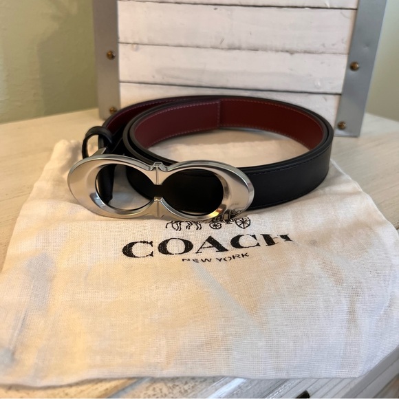 Coach Accessories - Coach Signature Buckle Black Leather Belt size Medium NWOT